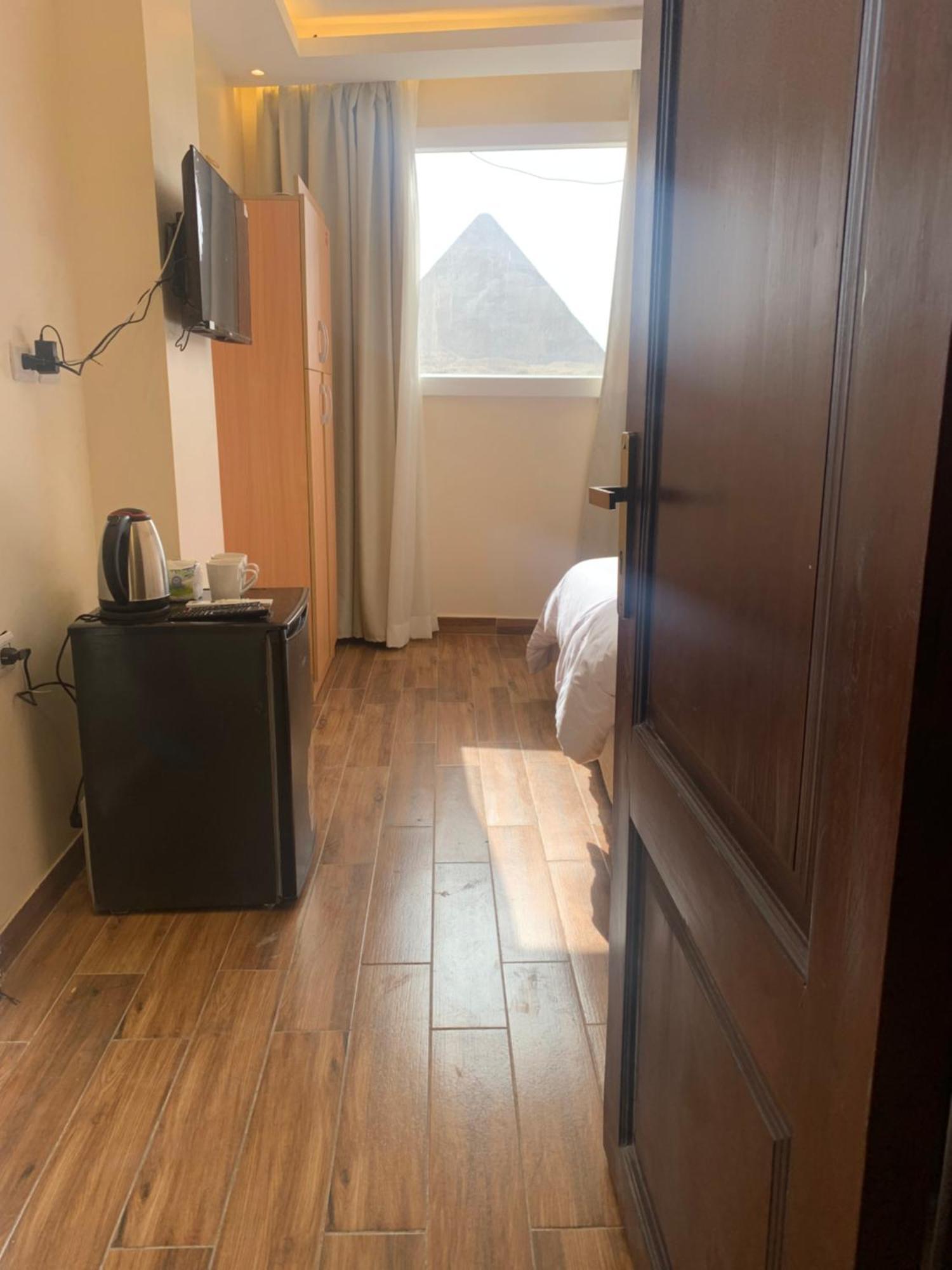 Memphis Pyramids View Hotell Nazlet el-Sîsi Exteriör bild